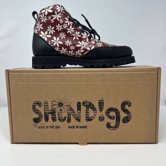 NWT Shindigs Women's Red Combat Boots Sz. 10 B Chunky Vibram Sole Lug Tread - Picture 2 of 12